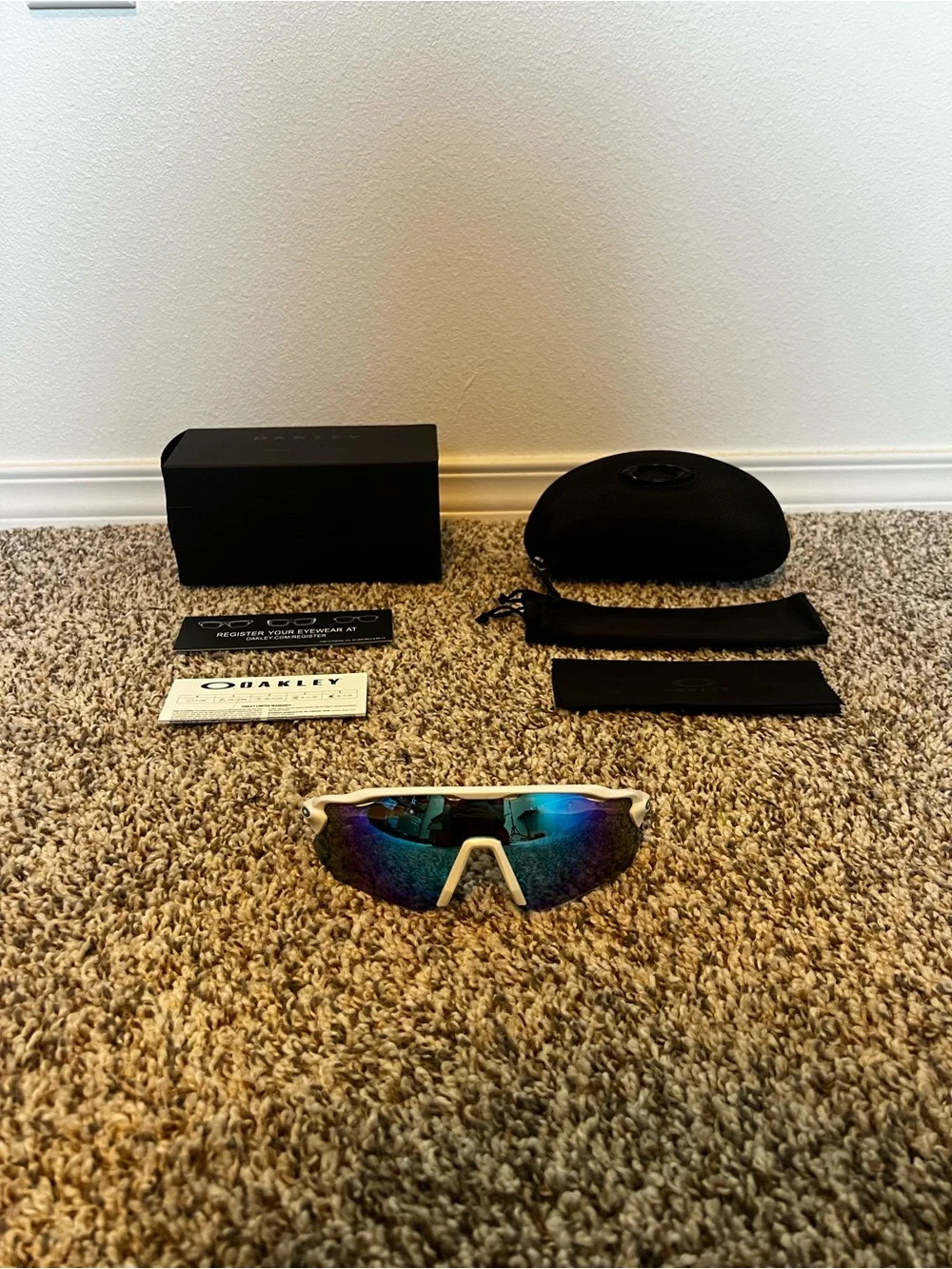 Oakley Radar EV Path Sunglasses Polarized Lens